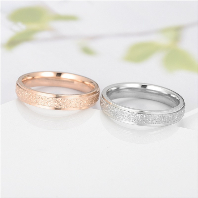 Duży, zakrzywiony pierścień z różowego złota ze stali nierdzewnej o matowym wykończeniu, 6mm szerokości, prosty typ geometryczny, dla kobiet - Wianko - 11