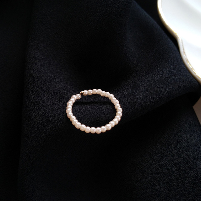 Rozszerzony pierścionek imitujący perełki w stylu francuskim z delikatnym elementem ozdobnym - Wianko - 5