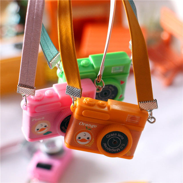 Akcesoria dla lalek - Mini kamera plastikowa z aplikacją, dekoracja do domku dla lalek DIY 1/6, w różnych kolorach szwów - Wianko - 1