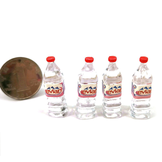 Domek dla lalek 1:6 i 1:12 z 4 sztukami Evian butelkowana woda mineralna, miniaturka lalka oraz akcesoria do kuchni i salonu - Wianko - 9