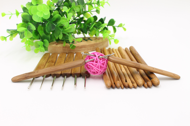 Zestaw 21 bambusowych szydełek do szycia - pojedyncze haki okrągłe i płaskie, uchwyt bambusowy, metalowy zestaw dziewiarski - Wianko - 8