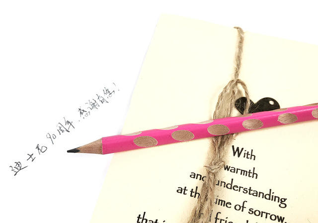 Myszka Miki - kreskówka - wiadro 36 lipa, ołówek HB do pisania uczniowskiego, kreatywny z otworem, darmowe ostrzenie ołówka, szkoła kawaii - Wianko - 3