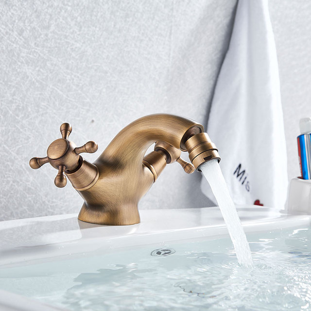 Złoty kran umywalkowy podwójny uchwyt z ciepłą i zimną wodą, mosiądz antyczny - Wianko - 8
