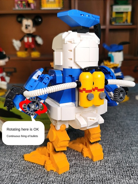 Klocki do układania Disney Mickey Mouse - Kaczor Donald Mecha Robot i Mickey Minnie zmontowany budynek dekoracja dla dziewczynki - Wianko - 2