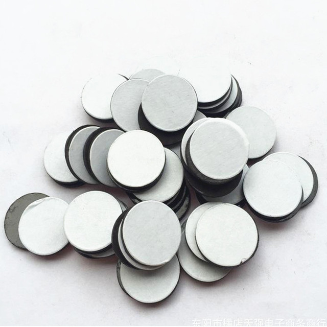 Elastyczne gumowe magnesy na lodówkę o średnicy 15x2 mm - zestaw 20/50/100 sztuk, kropki z klejem, podkład DIY, materiały magnetyczne - Wianko - 1