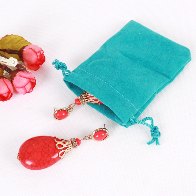50 sztuk kolorowych, aksamitnych woreczków do biżuterii 10x12cm z sznurkiem - idealne na ślubne prezenty i cukierki - Wianko - 6