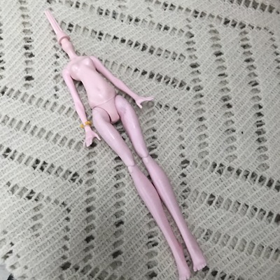 Mini lalka ruchoma z ciałem o długości 23cm - prezent dla dziewczyny, potwory liceum - Wianko - 17