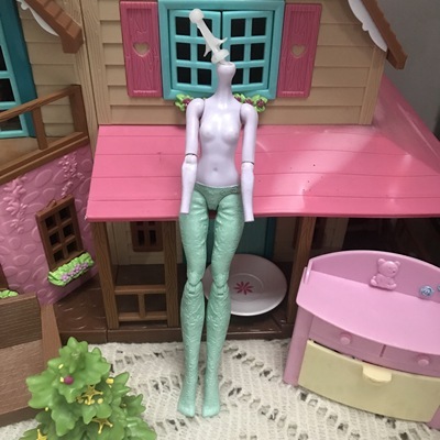 Mini lalka ruchoma z ciałem o długości 23cm - prezent dla dziewczyny, potwory liceum - Wianko - 21