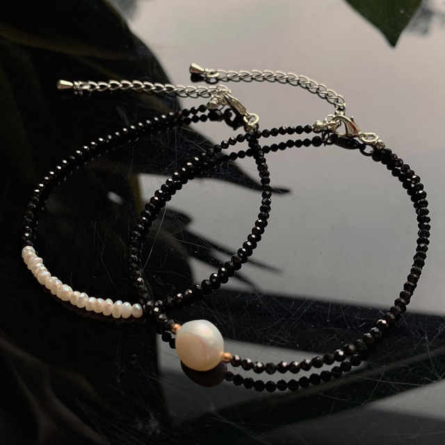 Czarne obsydianowe bransoletki z białymi perłowymi koralikami Reiki – biżuteria uzdrawiająca dla kobiet - Wianko - 7