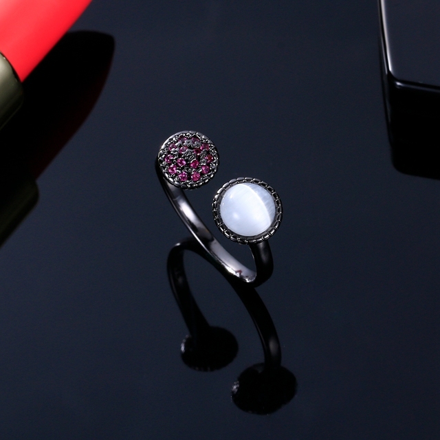 Srebrny pierścionek regulowany NASIA 925 z czarnym kocim kształtem, ozdobiony zielonym i białymi kryształami - Wianko - 15