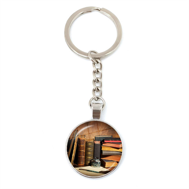 Breloczek na klucze z miejscem na zdjęcie - 2021, nostalgiczne książki, biżuteria dla miłośników książek, prezent dla bibliotekarza, pisarza, ucznia, nauczyciela, nerdów, pamiątkowy prezent - breloczek związany z książką - Wianko - 9