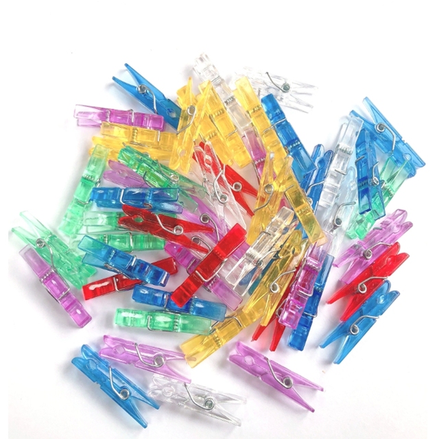 Hurtownia kolorowych ozdobnych plastikowych pinów do przymocowania zdjęć na ubraniach - Wianko - 2