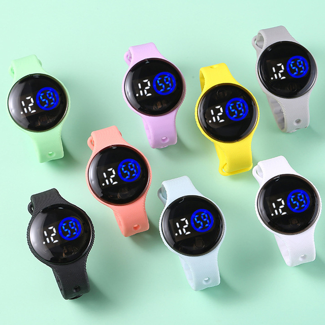 Zegarek elektroniczny dla dzieci z motywem sportowym, wodoodporny, z cyfrowym wyświetlaczem LED i paskiem galaretkowym - prezent dla chłopców i dziewczynek - Wianko - 1