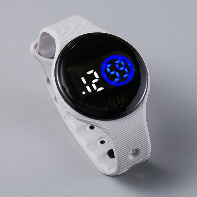 Zegarek elektroniczny dla dzieci z motywem sportowym, wodoodporny, z cyfrowym wyświetlaczem LED i paskiem galaretkowym - prezent dla chłopców i dziewczynek - Wianko - 4