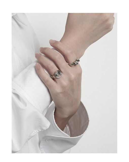 Regulowany srebrny pierścionek z otwartym geometrycznym kołem - prostota, wyrazistość i styl Hip Hop dla kobiet - Wianko - 7