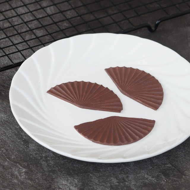 Forma do pieczenia ciasta - Wentylator falisty z silikonową powłoką i arkuszem transferowym do czekolady - Wianko - 6