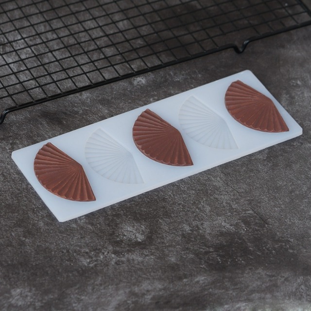Forma do pieczenia ciasta - Wentylator falisty z silikonową powłoką i arkuszem transferowym do czekolady - Wianko - 2