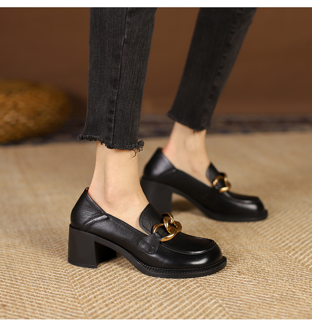 Nowe damskie czółenka ze skóry naturalnej, rozmiar 22-25 cm, górne skórzane buty wsuwane z metalowym łańcuchem - Wianko - 18