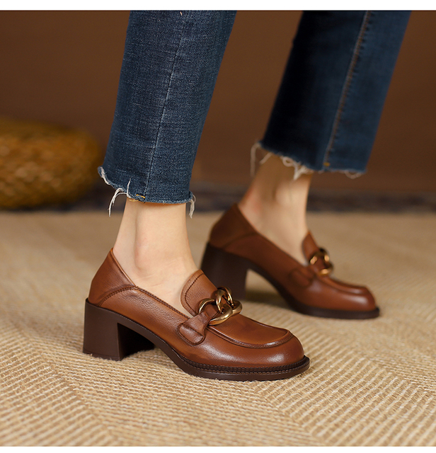 Nowe damskie czółenka ze skóry naturalnej, rozmiar 22-25 cm, górne skórzane buty wsuwane z metalowym łańcuchem - Wianko - 10