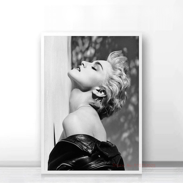 Plakaty i druki Madonna - słynna piosenkarka, aktorka, gwiazda - czarna i biała fotografia artystyczna na płótnie do salonu - Wianko - 8