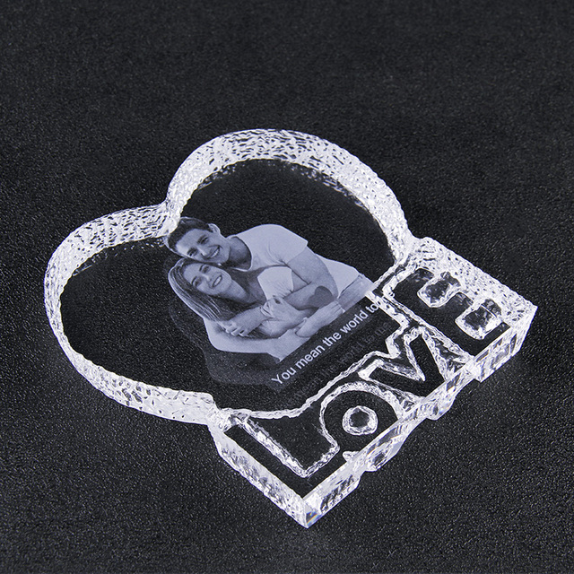Spersonalizowana kryształowa ramka na zdjęcia, grawerowana laserem - idealny prezent na rocznicę ślubu - Wianko - 4