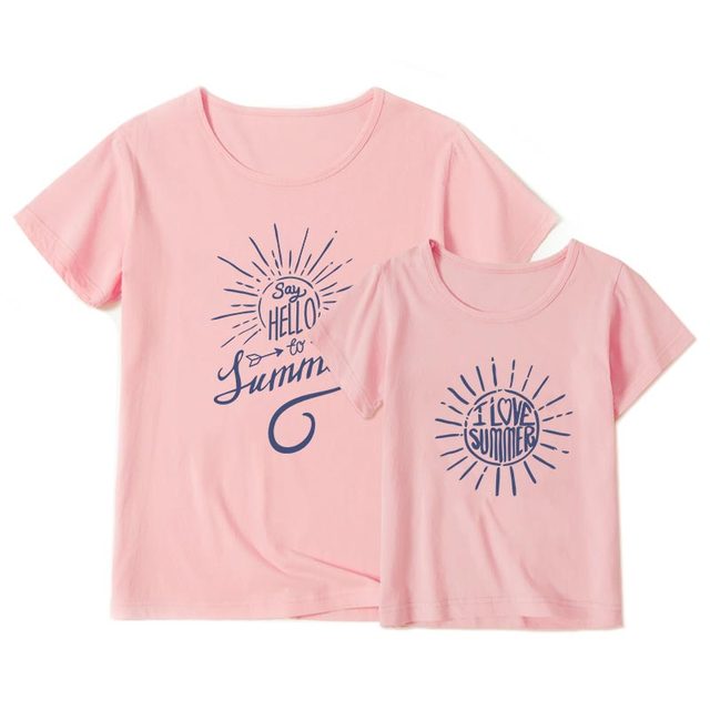 Letni zestaw strojów rodzinnych - T-shirty sunshine z nadrukiem dla dziewczynki, chłopca, mamy i dziecka z krótkim rękawem oraz sukienka dla mamy i dziewczynki - Wianko - 4