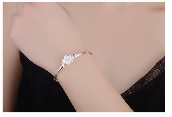 Błyszczące bransoletki i Bangles z kryształowymi kwiatami wiśni w modnym kolorze srebrnym dla kobiet - Wianko - 8