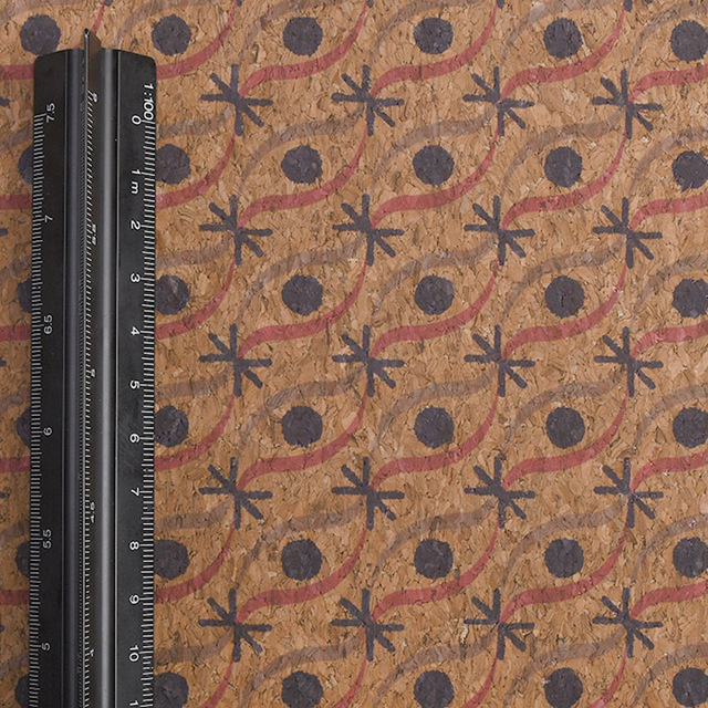 Skóra syntetyczna na tle do tapicerki, torby i butów - 100*137cm, naturalne drewno korkowe - Wianko - 27