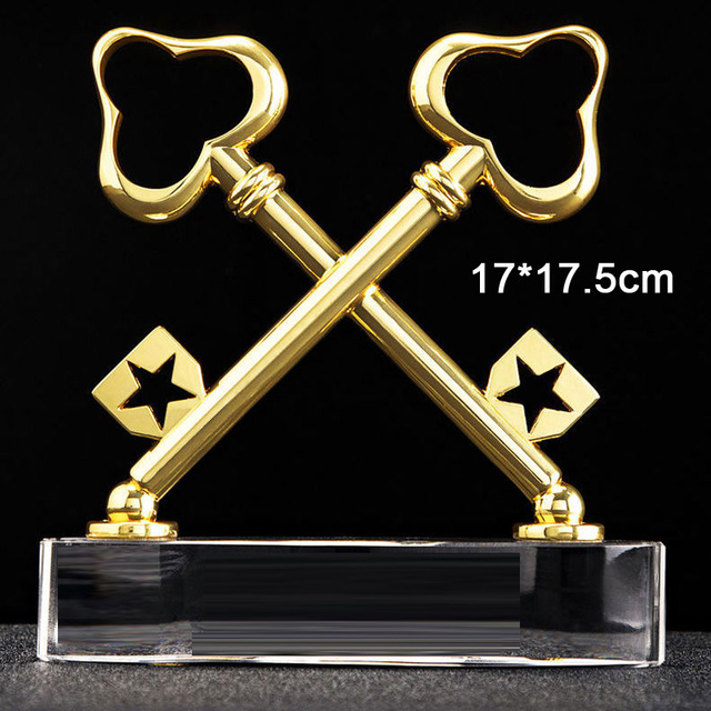 Złoty klucz kryształowe trofeum dekoracji - niestandardowe, kreatywne pamiątki dla znajomych i domu - Wianko - 1