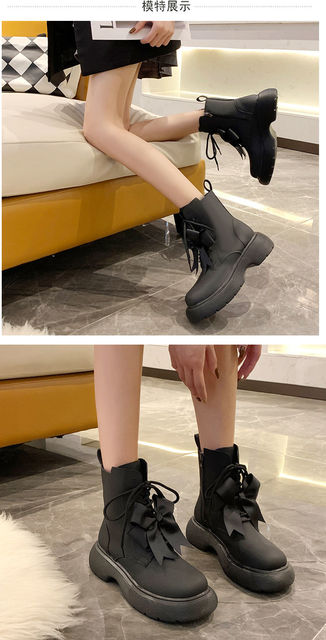 Nowe czarne brytyjskie buty w połowie tuby dla kobiet na jesień/zimę 2021 - modna platforma, wygodne do kostki - Wianko - 1