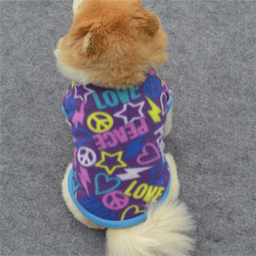 Polarowy płaszcz dla małych psów z nadrukiem czaszki - modna odzież dla psów, idealna dla buldogów francuskich i Chihuahua - Wianko - 78