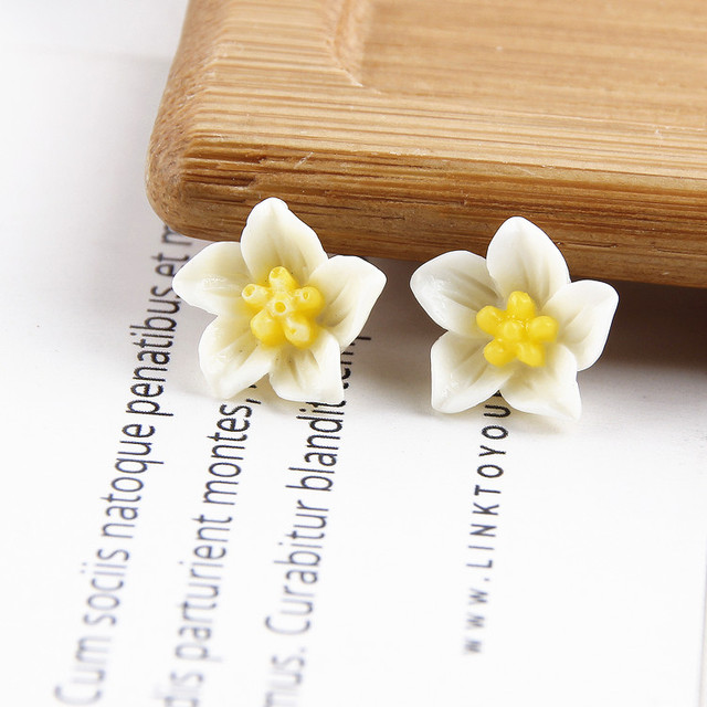 Małe kwiatowe akcesoria DIY: kolczyki z japońską żywicą Showa Hyuna i wzorem Sakura - Wianko - 7
