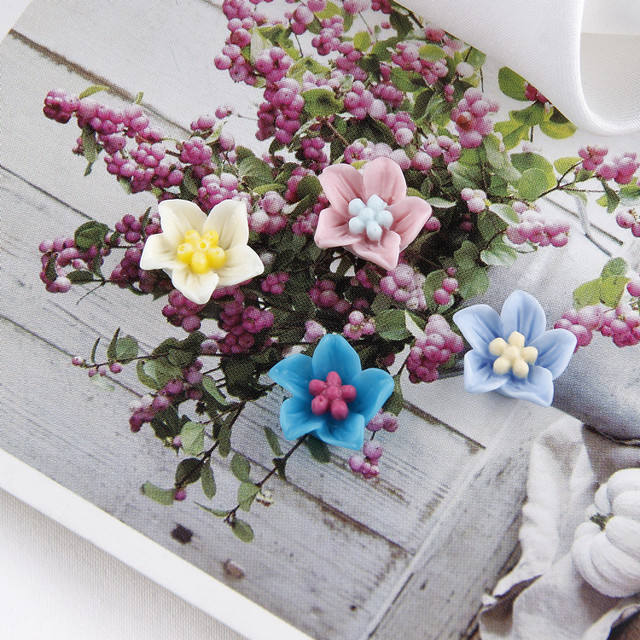 Małe kwiatowe akcesoria DIY: kolczyki z japońską żywicą Showa Hyuna i wzorem Sakura - Wianko - 6