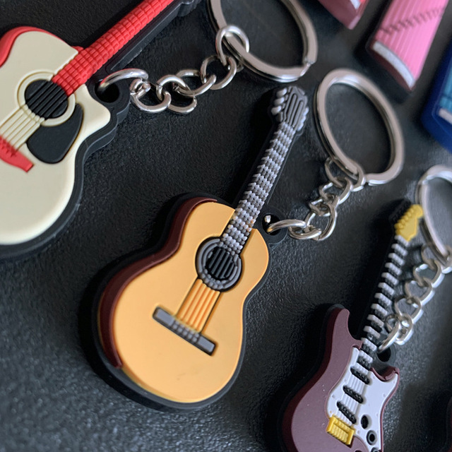 Brelok na klucze - Kreatywny Mini Instrument Muzyczny: Silikonowa Gitara, Saksofon lub Fortepian jako Ozdoba Plecaka, Samochodu, Biżuteria - Wianko - 16