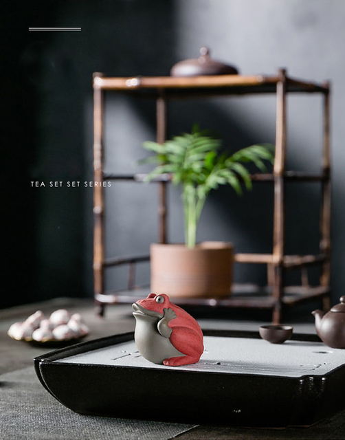 Mała figurka ceramicznej żaby do dekoracji i picia herbaty, malowana w kolorze purpury, idealna jako akcesorium herbaciarni - Trzy Nos+ - Wianko - 4