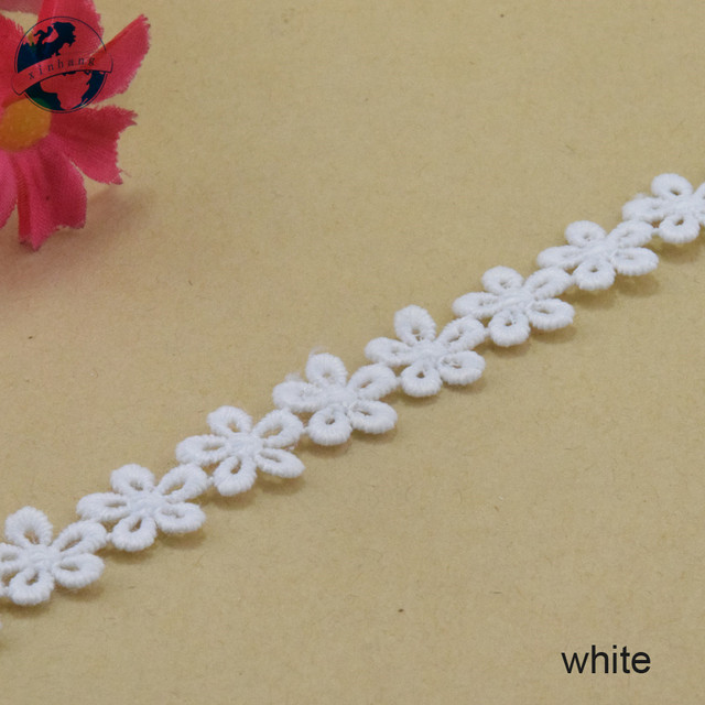 Koronka biała 1.5 cm x 5 metrów - poliester, hafty, tkaniny do szycia, wstążka, gipiura DIY - produkt krawiecki #3752 - Wianko - 3