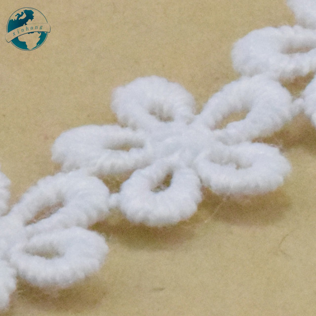 Koronka biała 1.5 cm x 5 metrów - poliester, hafty, tkaniny do szycia, wstążka, gipiura DIY - produkt krawiecki #3752 - Wianko - 4