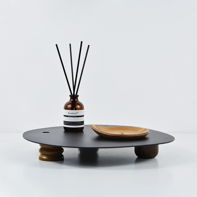Dekoracyjny talerz ze stojakiem Żelazo Art, wysokie stopy, drewno, magnes, czarno-biały, nieregularny kształt - Wianko - 1