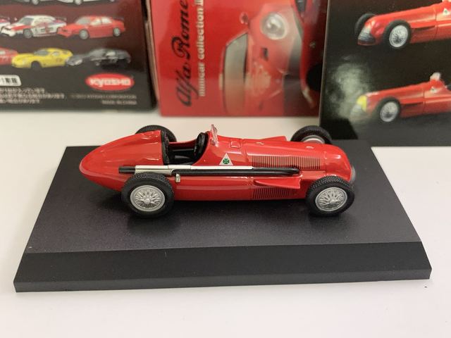 Odlewany samochód Alfa Romeo Tipo 159 ALFETTA formuły 1 w skali 1/64 - kolekcja odpowiednich dekoracji i zabawki - Wianko - 8