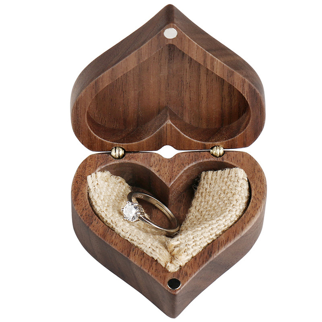 Pudełko na pierścionek ślubny oraz inne minimalistyczne biżuterie - orzech, serce, prezenty ślubne - Wianko - 9