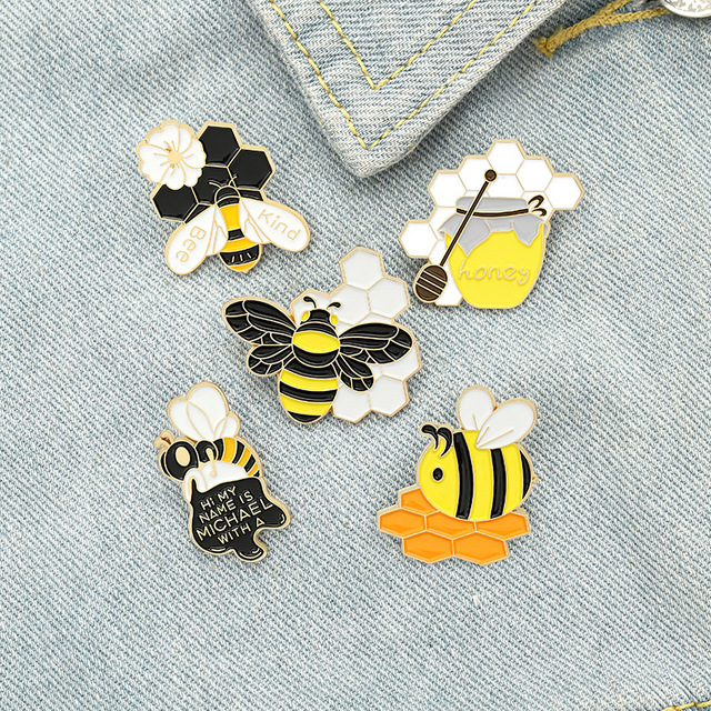 Broszka pszczoła z żółtym kreskówkowym motywem i emalią, idealna jako ozdoba na plecak lub biżuteria (HS_117) - Wianko - 1