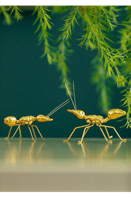 Figurka handmade złota mrówka - lekka i luksusowa ozdoba do domu i salonu - Wianko - 11