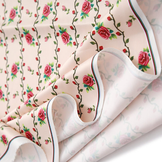 Kwiatowa poliestrowa tkanina o szerokości 147 cm - markowa, modna tkanina na sukienki - Wianko - 4