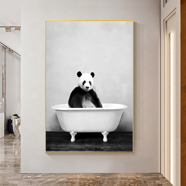 Obraz na płótnie czarno-biały z zwierzętami: słoń, żyrafa, panda w wannie - dekoracja do łazienki - Wianko - 2