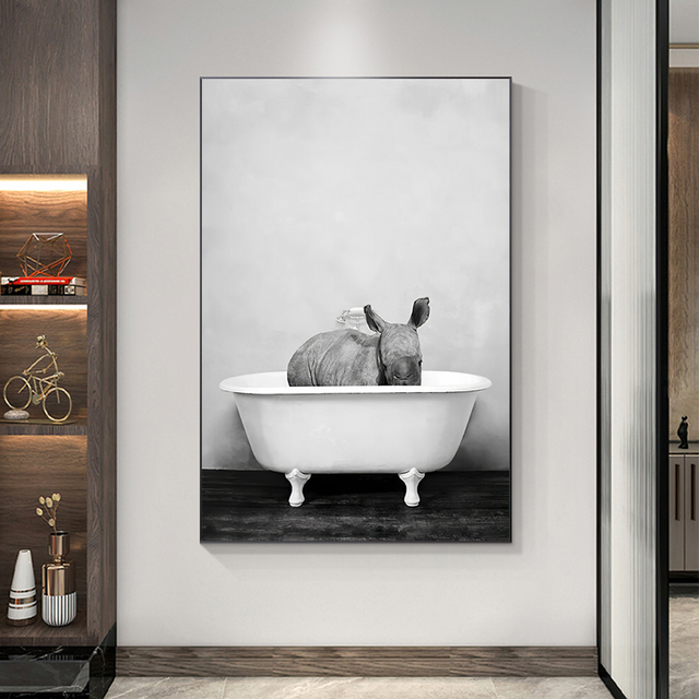 Obraz na płótnie czarno-biały z zwierzętami: słoń, żyrafa, panda w wannie - dekoracja do łazienki - Wianko - 6