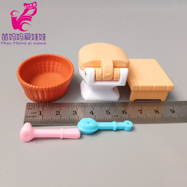 Domek dla lalek z miniaturowym jedzeniem, zabawą i meblami oraz kieszenią na akcesoria do toalety i umywalką - Wianko - 67