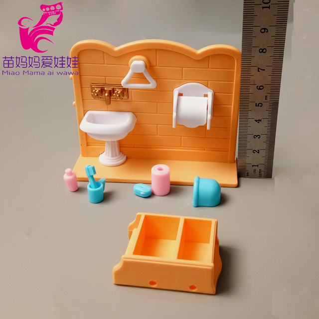 Domek dla lalek z miniaturowym jedzeniem, zabawą i meblami oraz kieszenią na akcesoria do toalety i umywalką - Wianko - 71