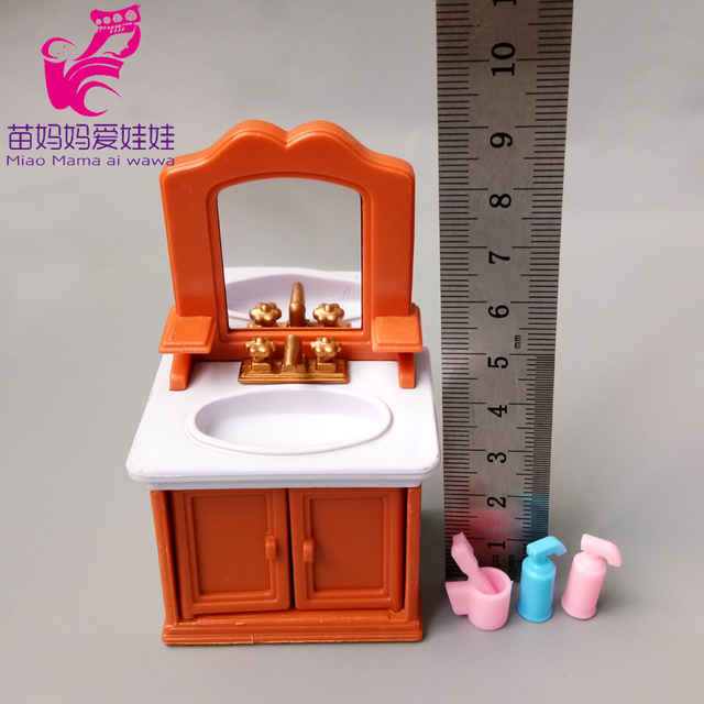 Domek dla lalek z miniaturowym jedzeniem, zabawą i meblami oraz kieszenią na akcesoria do toalety i umywalką - Wianko - 64