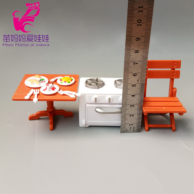 Domek dla lalek z miniaturowym jedzeniem, zabawą i meblami oraz kieszenią na akcesoria do toalety i umywalką - Wianko - 6