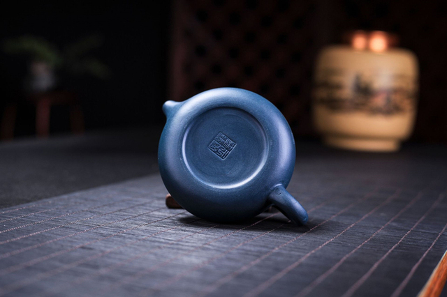 Yixing czajniczek z ręcznie formowanej purpurowej gliny - Kung Fu dzbanek do herbaty płaski garnek Xishi - Wianko - 9